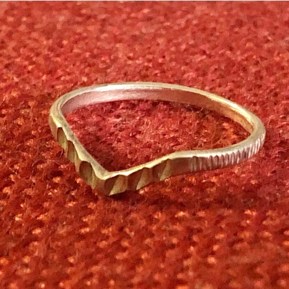 Jewelry - Sterling Silver 925 Dainty Chevron Ring Sz 6.5